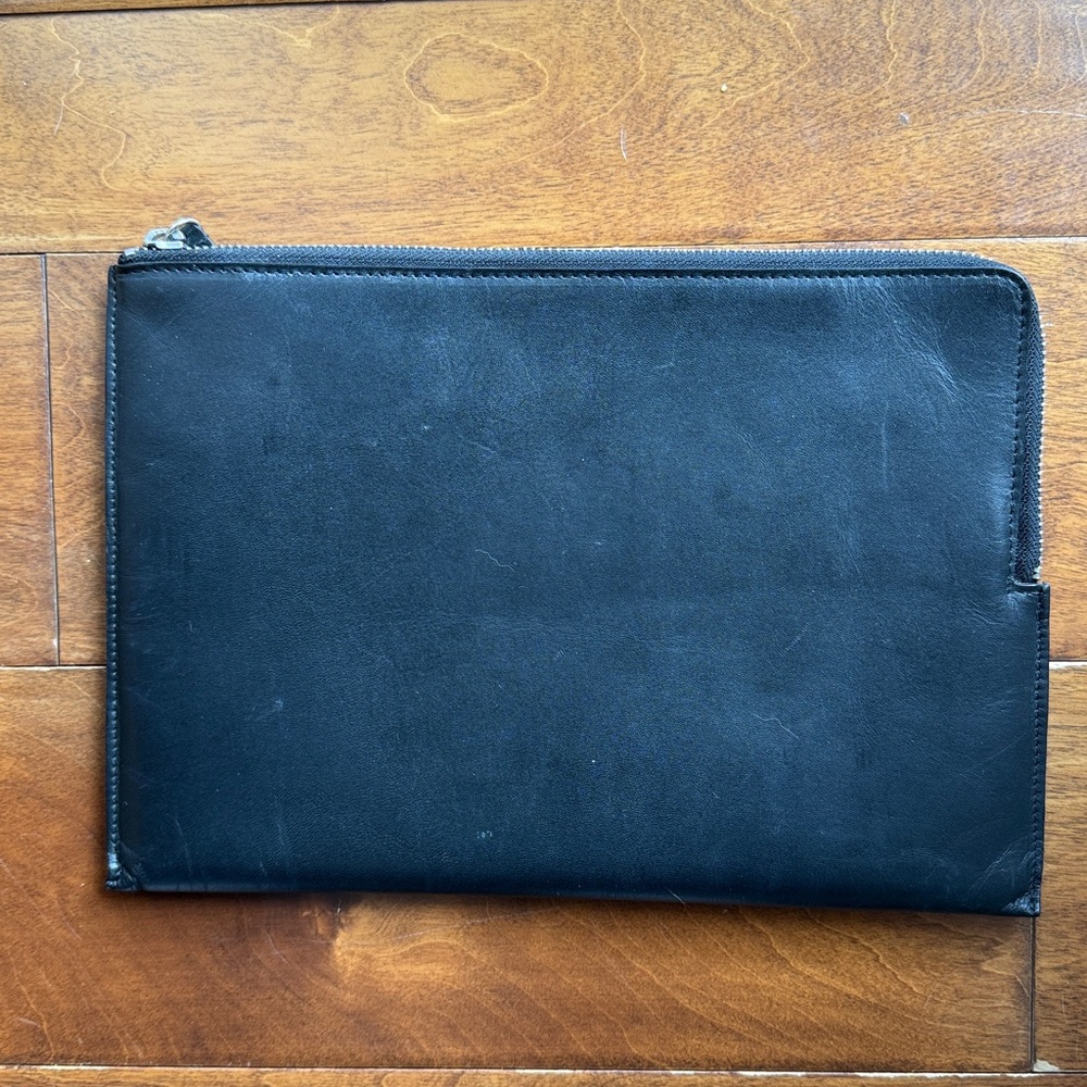 Everlane Black Zip-Around Leather Clutch | Stylish Anytime Accessory